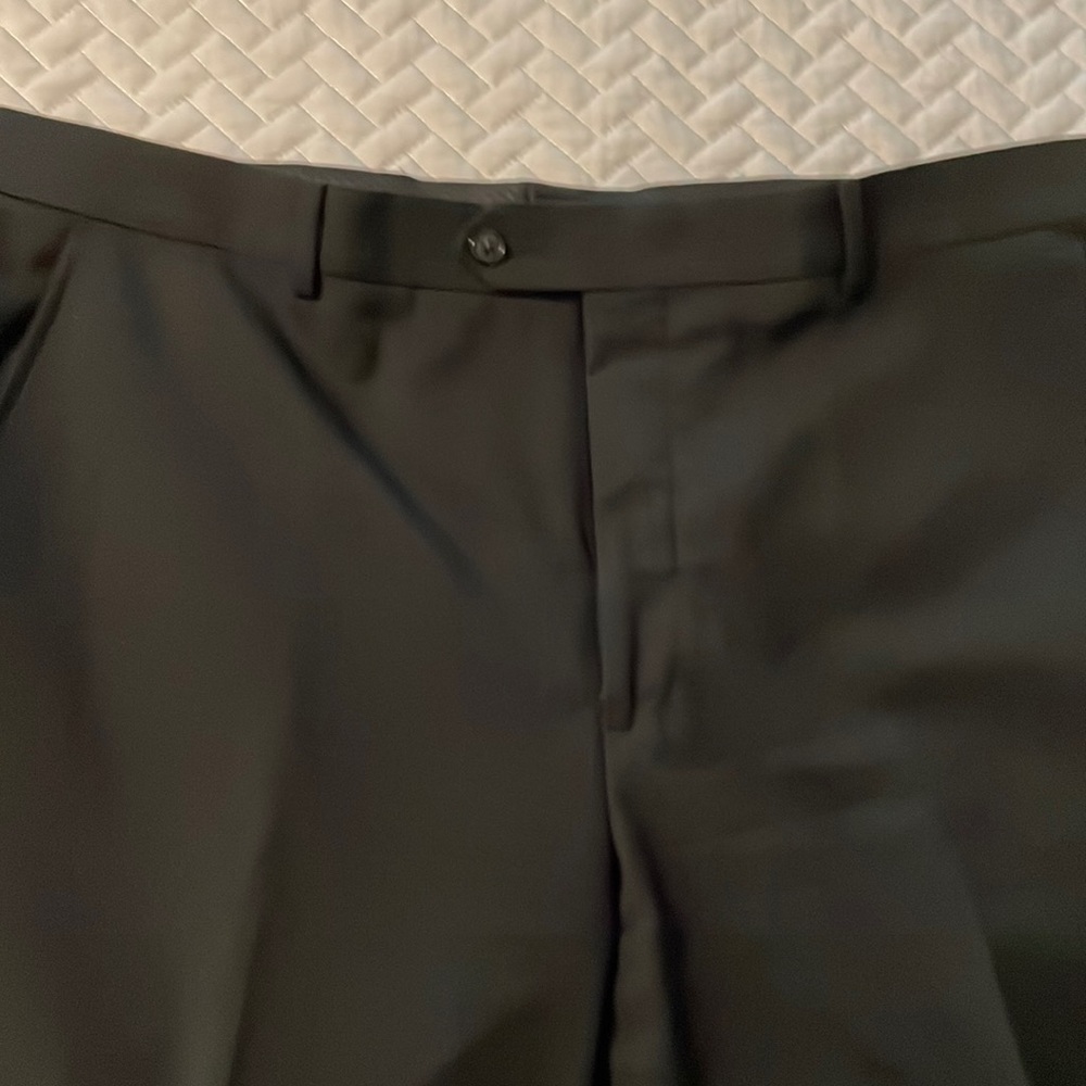 Black Men’s Flat Front Dress slacks Size W38 x L32